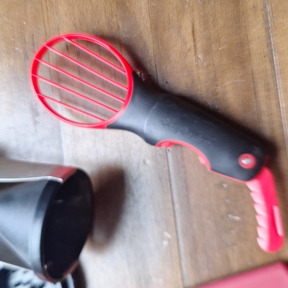 Black Spiral Vegetable Slicer Plus Avocado Tool - Picture 6 of 6